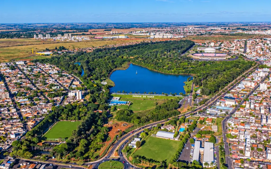 Parque do Sabiá próximo ao bairro Santa Mônica em Uberlândia. 